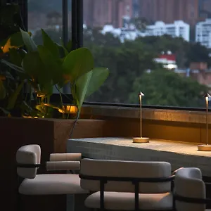 4* Hotel Wellcomm &